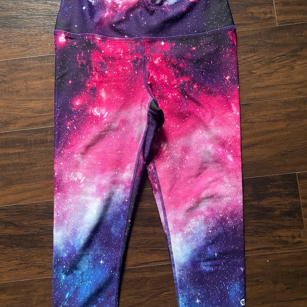 Silver Icing Galaxy Print 3/4 Leggings